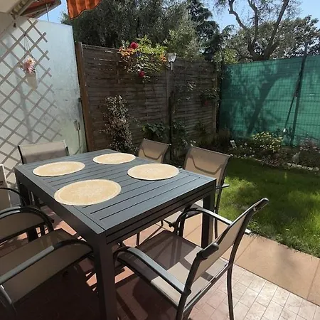2p Avec Jardins Wifi Parking Et Proche Commodites Et * كانيو سور مير