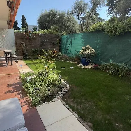 2p Avec Jardins Wifi Parking Et Proche Commodites Et *