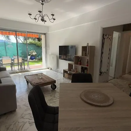 2p Avec Jardins Wifi Parking Et Proche Commodites Et Lejlighed